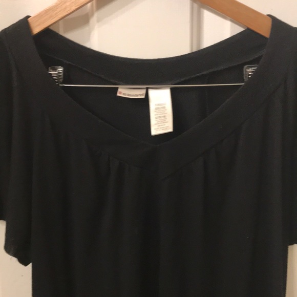 Soft flowy feminine top - Picture 3 of 3